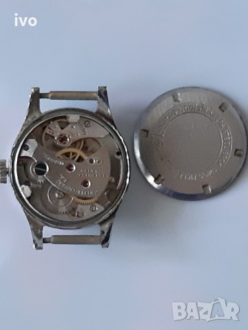 стар механичен часовник