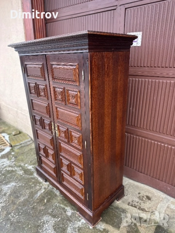 Класически дървен шкаф с две врати, снимка 3 - Шкафове - 53958957