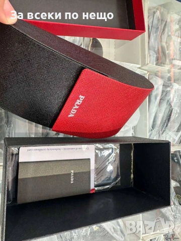 Prada Калъф За Слънчеви Очила В Комплект С Кутия И Сертификат Прада Код SK1179