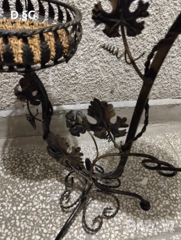 Цветарник ковано желязо, снимка 2 - Саксии и кашпи - 52670839