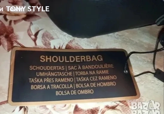Нова Кожена Дамска Чанта с Етикет , снимка 3 - Чанти - 51696854
