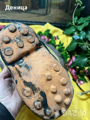 Керамична обувка за цветя Има дупка за отичане на водата Размер-24.5/10.5 см Цена-12€, снимка 9 - Саксии и кашпи - 53156938