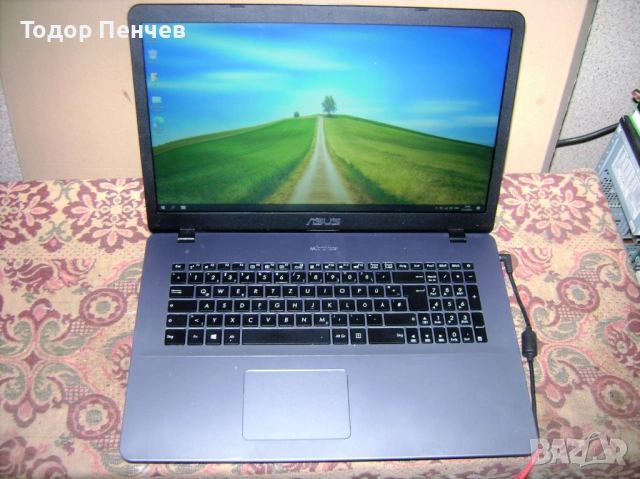 Asus - 17 инча, 8 GB RAM DDR4, 512 GB SSD