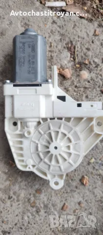 Пр. Дясно моторче Стъкло-повдигач - 8T0 959 802 B Audi A5 Coupe, снимка 1