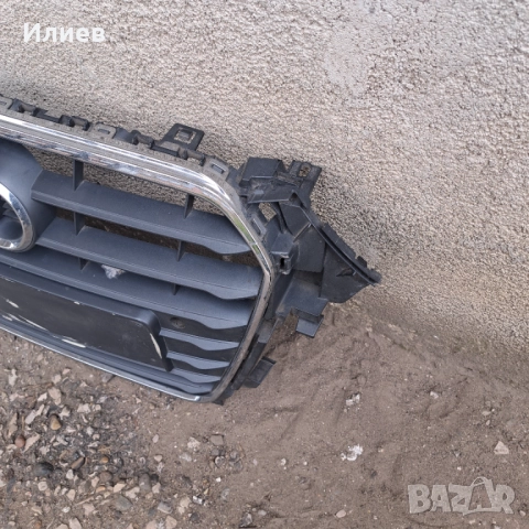 Радиаторна решетка Audi A4 , снимка 3 - Части - 52074981