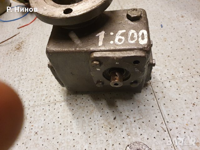 редуктор 2 оборота в минута за заварчици реверс подходящ за заварачна техника, снимка 5 - Електродвигатели - 32123097