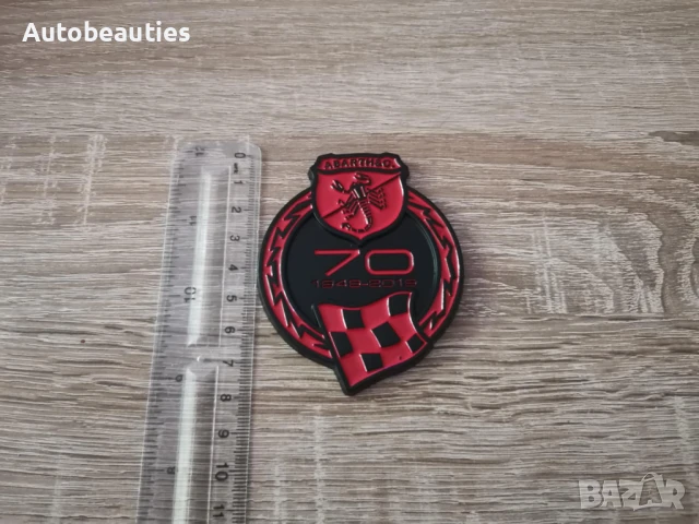 червена метална емблема Abarth 70th Anniversary , снимка 2 - Аксесоари и консумативи - 51165440