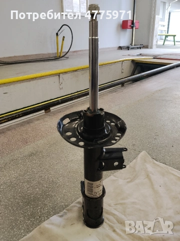 Продавам оригинален амортисьор за Мерцедес GLA 200D в отлично състояние!, снимка 5 - Части - 53956853