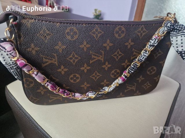 Дамска чантичка, снимка 4 - Чанти - 44337334