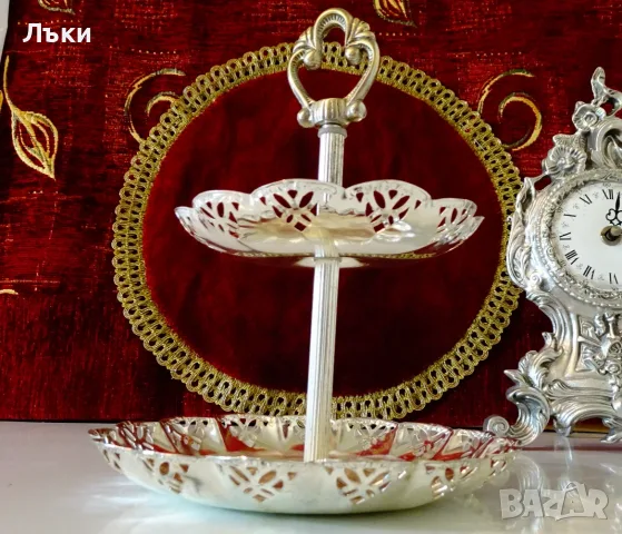 Посребрен поднос за сладки,плато на две нива. , снимка 2 - Антикварни и старинни предмети - 55837401