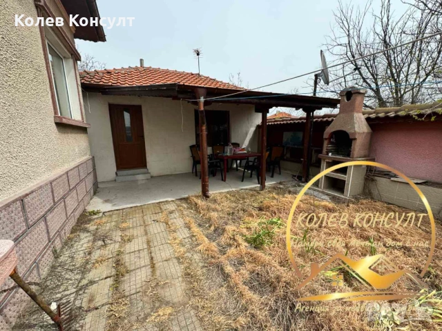 Едноетажна къща в село Войводово, област Хасково , снимка 15 - Къщи - 54189676