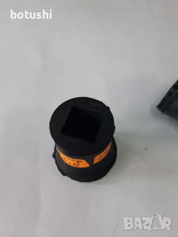 Тампон с квадратен отвор 16х16