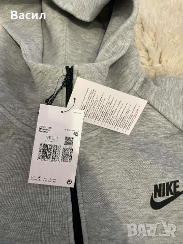 ЧИСТО НОВ ! С етикетите оригинално горнище Nike Sportswear Tech Fleece цвят сив, снимка 3 - Суичъри - 53155752
