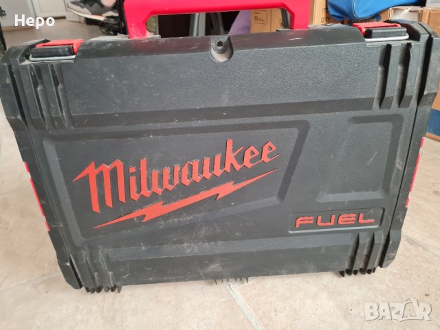 Акумулаторен гайковерт Milwaukee M18 ONEFHIWF12-0X с батерия 5 ah и зарядно, снимка 2 - Други инструменти - 42892585