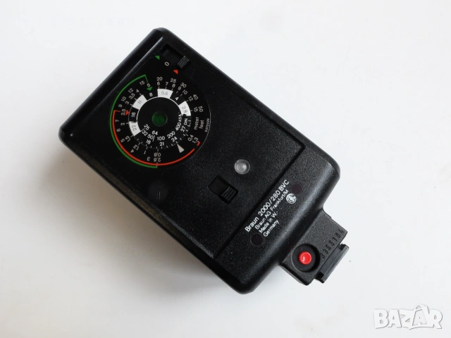 Съвършенният и сигурният SLR "NIKON-FE"- черен, тестван без проблеми, снимка 11 - Фотоапарати - 54111695