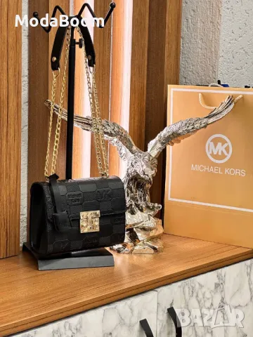 Michael Kors дамски чанти Различни цветове , снимка 9 - Чанти - 48937596