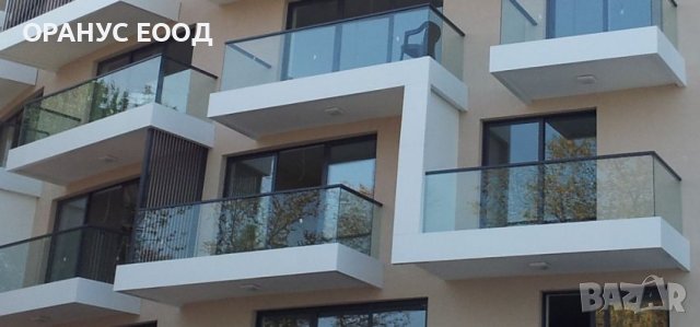 Стъклен парапет / Парапет от стъкло - Подова конзола