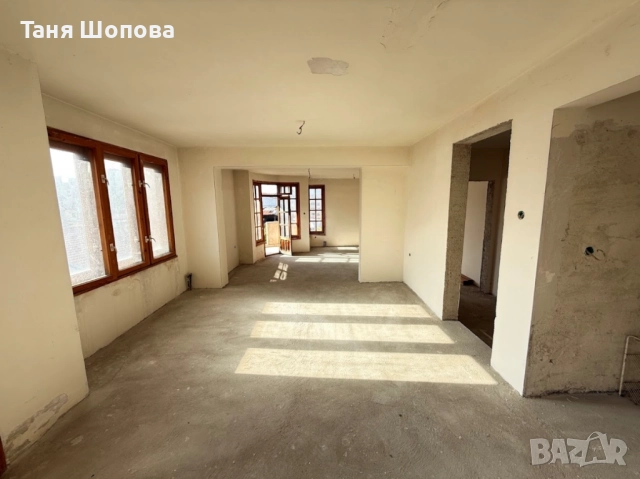 Многостаен апартамент с гараж за продажба в рад Петрич, снимка 3 - Апартаменти - 52443459