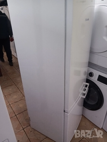 Комбиниран хладилник с фризер Миеле Miele с 2 години гаранция!, снимка 5 - Хладилници - 53001887