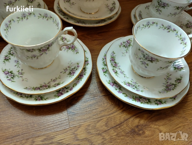 5 тройни сета за чай от финала костен порцелан, произведен от  Elizabethan