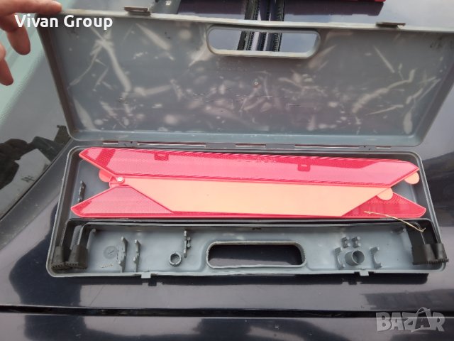 НОВ Оригинален триъгълник Citroen , снимка 2 - Аксесоари и консумативи - 44386542