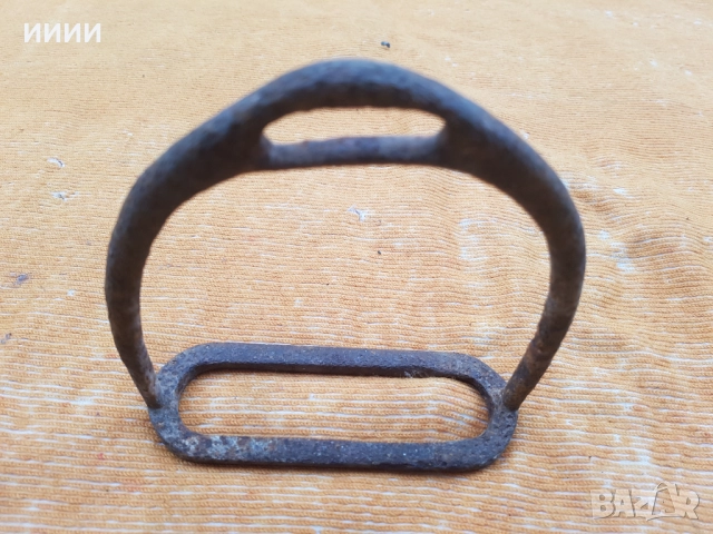 Ковано стреме за седло