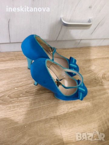 Токчета , снимка 2 - Дамски обувки на ток - 53346286