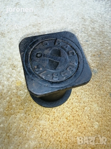 Тротоарно гърне от лят чугун старо производство 