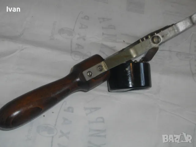 НЕМСКА РЪЧНА ТОВАРНА ВИЛКА 3V СТАРО КАЧЕСТВО ОТЛИЧНО РАБОТНО СЪСТОЯНИЕ ТЕСТЕР КИСЕЛИННИ АКУМУЛАТОРИ, снимка 12 - Други инструменти - 48140309