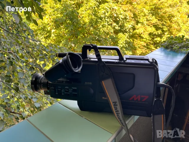 VHS видеокамера National M7