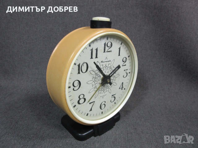 СТАР РЕТРО СОЦ СССР МЕХАНИЧЕН ЧАСОВНИК БУДИЛНИК ЯНТАРЬ JANTAR, снимка 3 - Антикварни и старинни предмети - 54268873