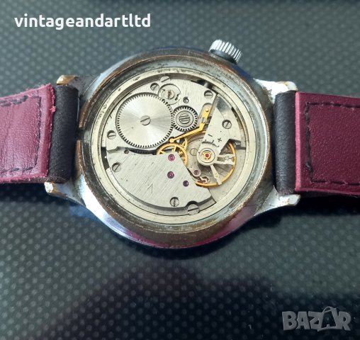 Колекционерски часовник Восток, рядък модел, работи отлично, снимка 5 - Антикварни и старинни предмети - 42827878