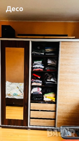 Спалня,трикрилен гардероб ,скрин,тоалетка,Н.шкафчета, снимка 3 - Спални и легла - 53945831