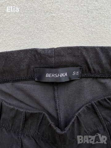 Дамски черен клин Bershka, снимка 3 - Клинове - 38542491
