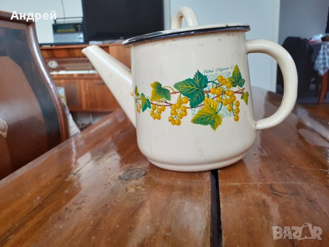 Стар емайлиран чайник #21