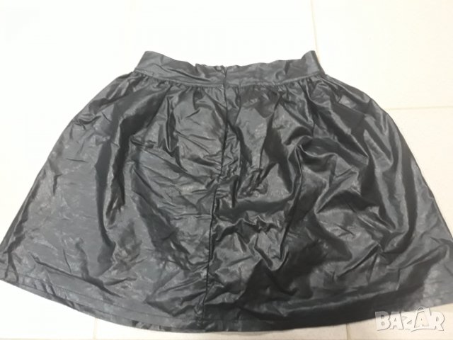 Черна къса кожена пола, италианска, естествена кожа, снимка 2 - Поли - 31356387