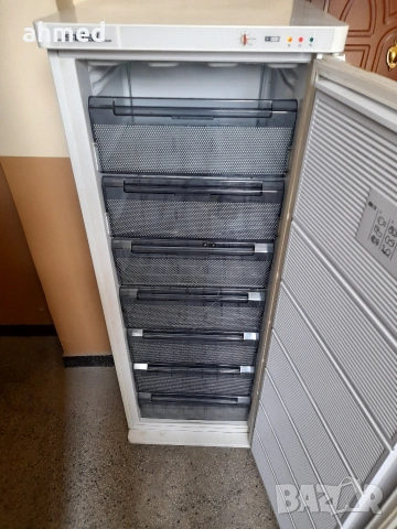 Вертикален фризер Siltal, снимка 6 - Фризери - 53984790