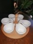 Порцеланови купички на дървена стойка, снимка 1 - Аксесоари за кухня - 39175519