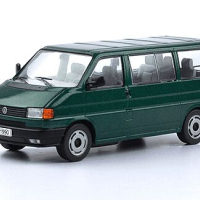Volkswagen T4 Multivan 1990 - мащаб 1:43 на DeAgostini моделът е нов в PVC дисплей-кейс, снимка 1 - Колекции - 44525137