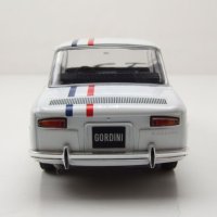 Renault 8 Gordini 1964 - мащаб 1:24 на Whitebox моделът е нов в кутия, снимка 6 - Колекции - 44491230