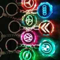Ефектен светещ LED ключодържател с 3D лазерно гравирана емблема , Луксозен светещ ключодържате, снимка 1 - Аксесоари и консумативи - 31701189