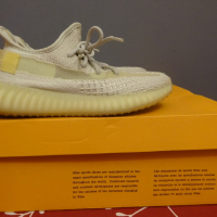 Оригинални маратонки Adidas Yeezy Boost 350, снимка 1 - Маратонки - 44797981