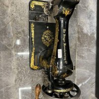 Автентична Ръчна шевна машина ,,SINGER" в куфар , снимка 3 - Антикварни и старинни предмети - 42854021