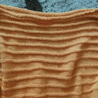 Пуловер в цвят горчица S размер, снимка 2 - Блузи с дълъг ръкав и пуловери - 42408843