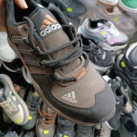маратонки Adidas , снимка 2 - Маратонки - 44399021