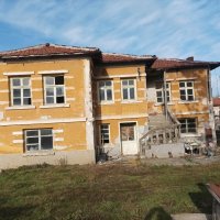 Къща със голям двор в село Орлово област Хасково , снимка 12 - Къщи - 39216226