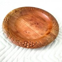Дървена ръчно резбована чиния, снимка 2 - Антикварни и старинни предмети - 34061723
