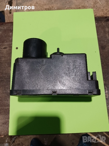 Вакуум компресор заключване/отключване пасат, снимка 1