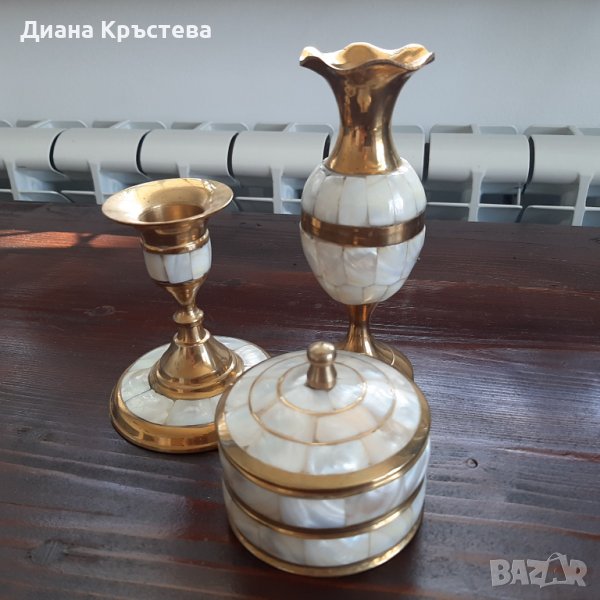 Месинг и седеф - декоративен комплект ваза, свещник, кутийка, снимка 1