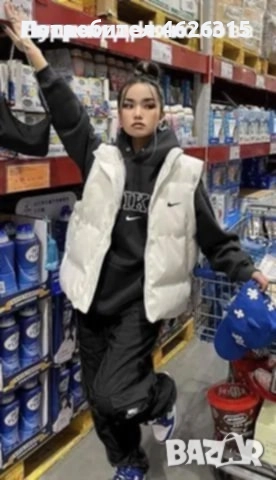 Дамски спортен екип от три части с елек , снимка 1